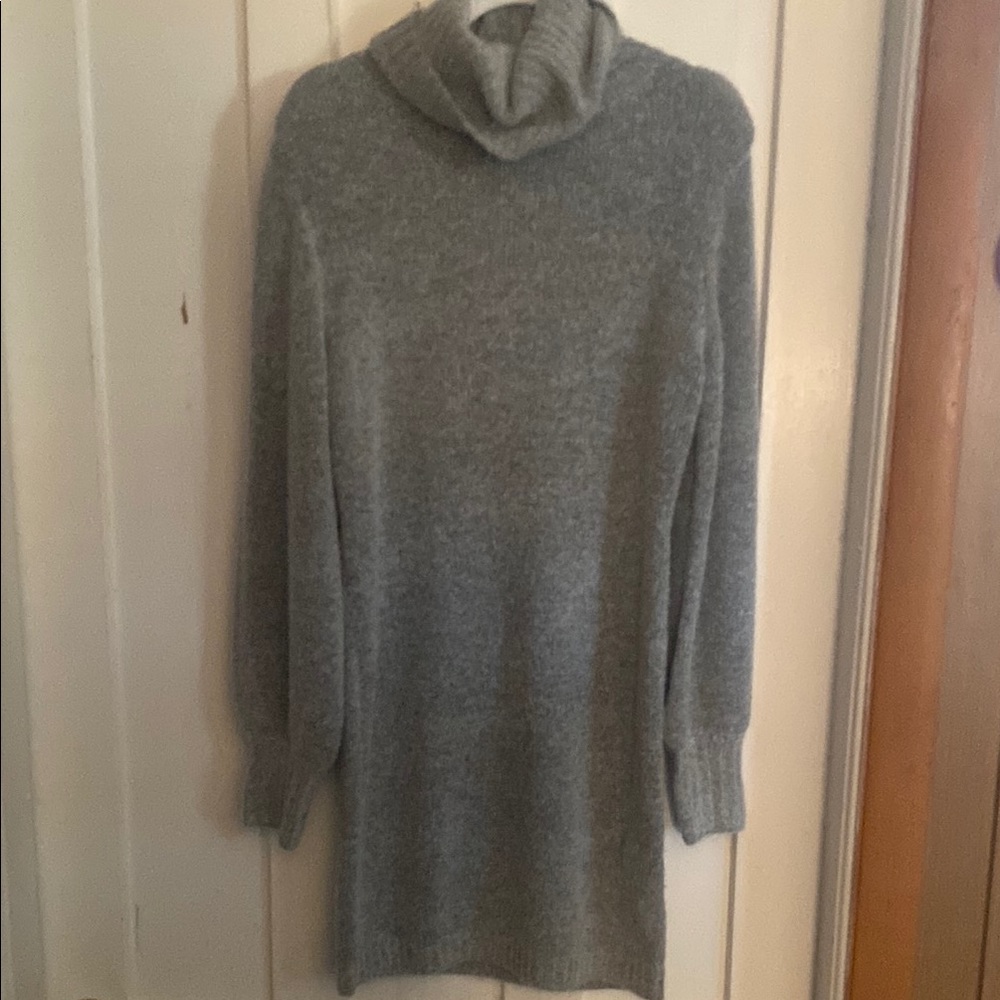 GUESS Gray Turtleneck Sweater size medium new with tags